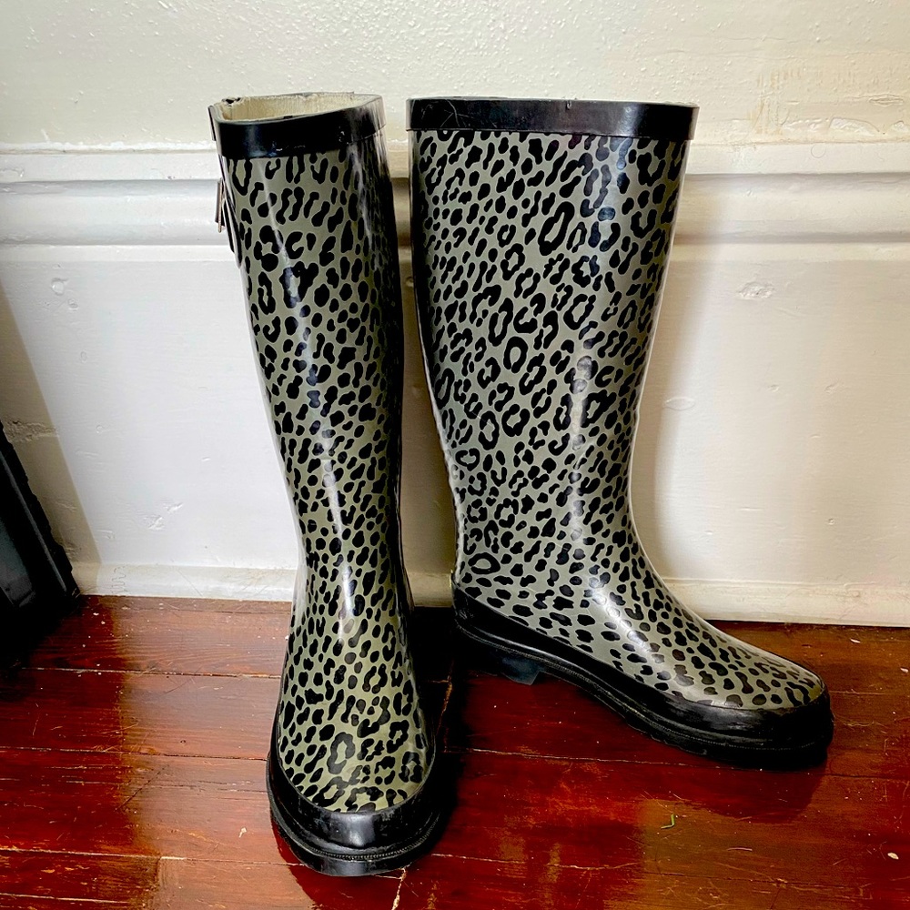 Rain boots